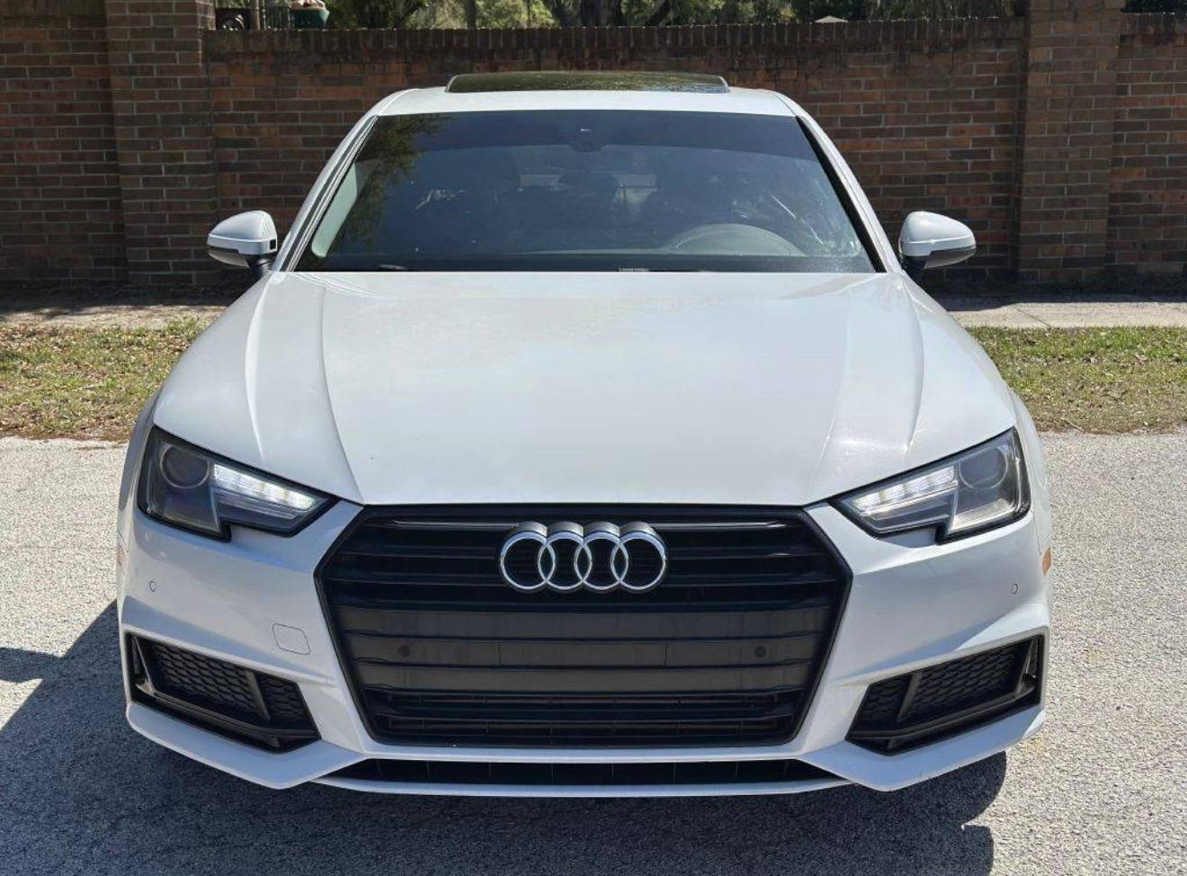 2019 Audi A4 photo 1