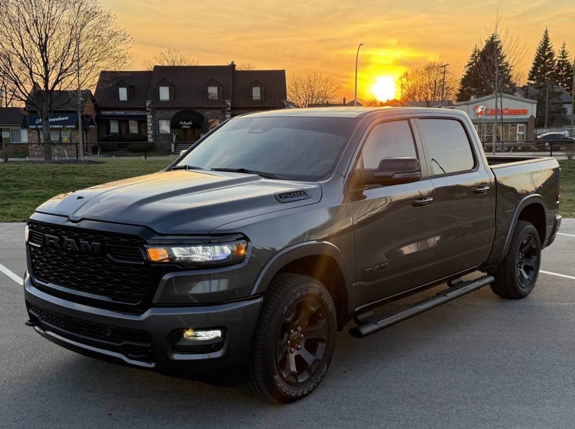 2022 Ram 1500 4WD photo 1