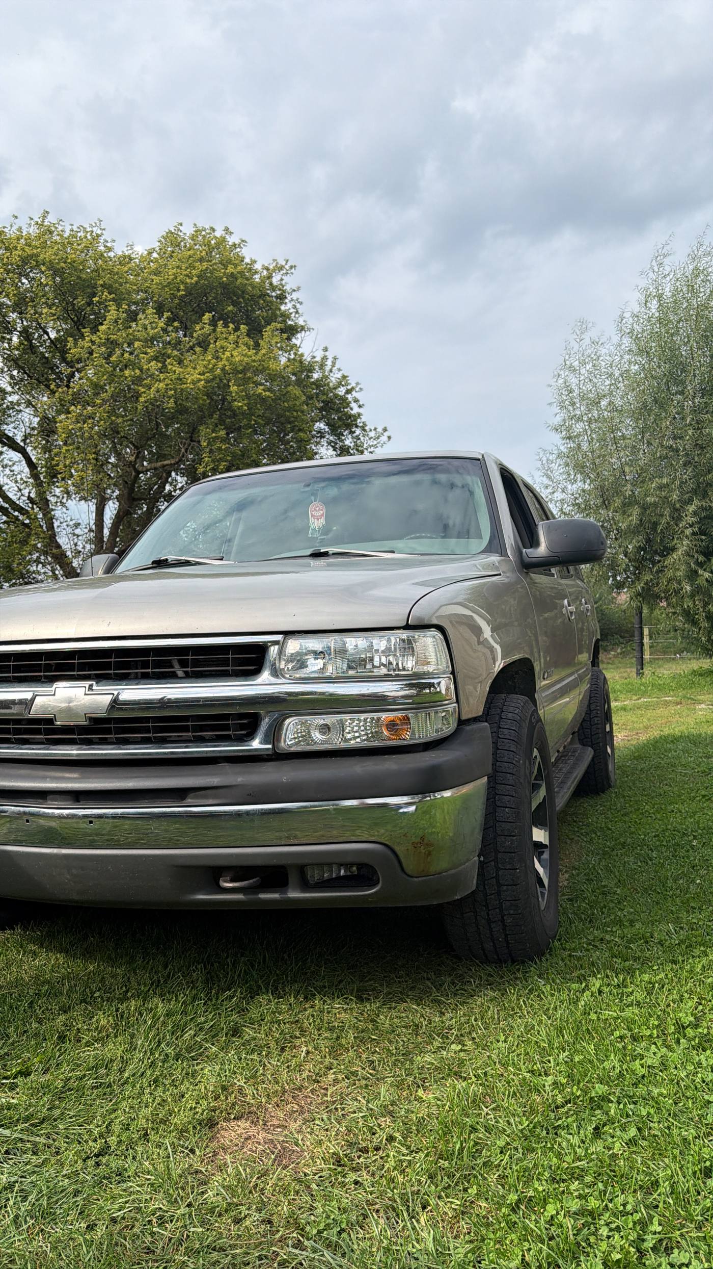 2002 Chevrolet Tahoe 4WD photo 1