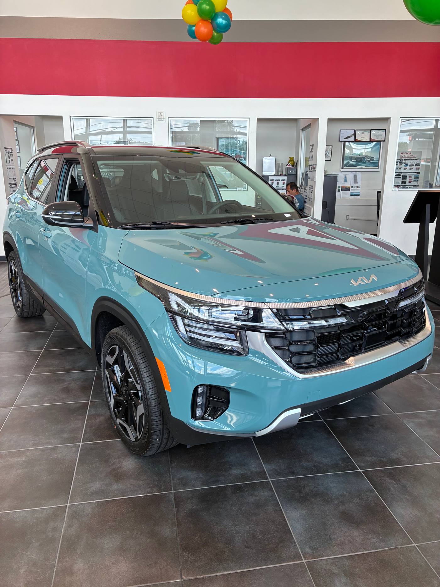 2026 Kia Seltos AWD photo 1