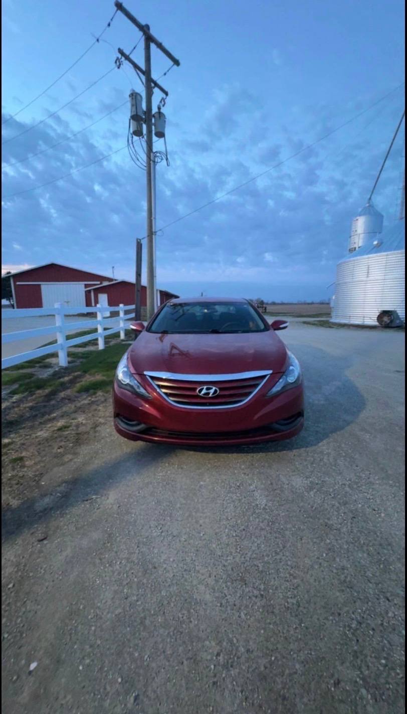 2014 Hyundai Sonata photo 1