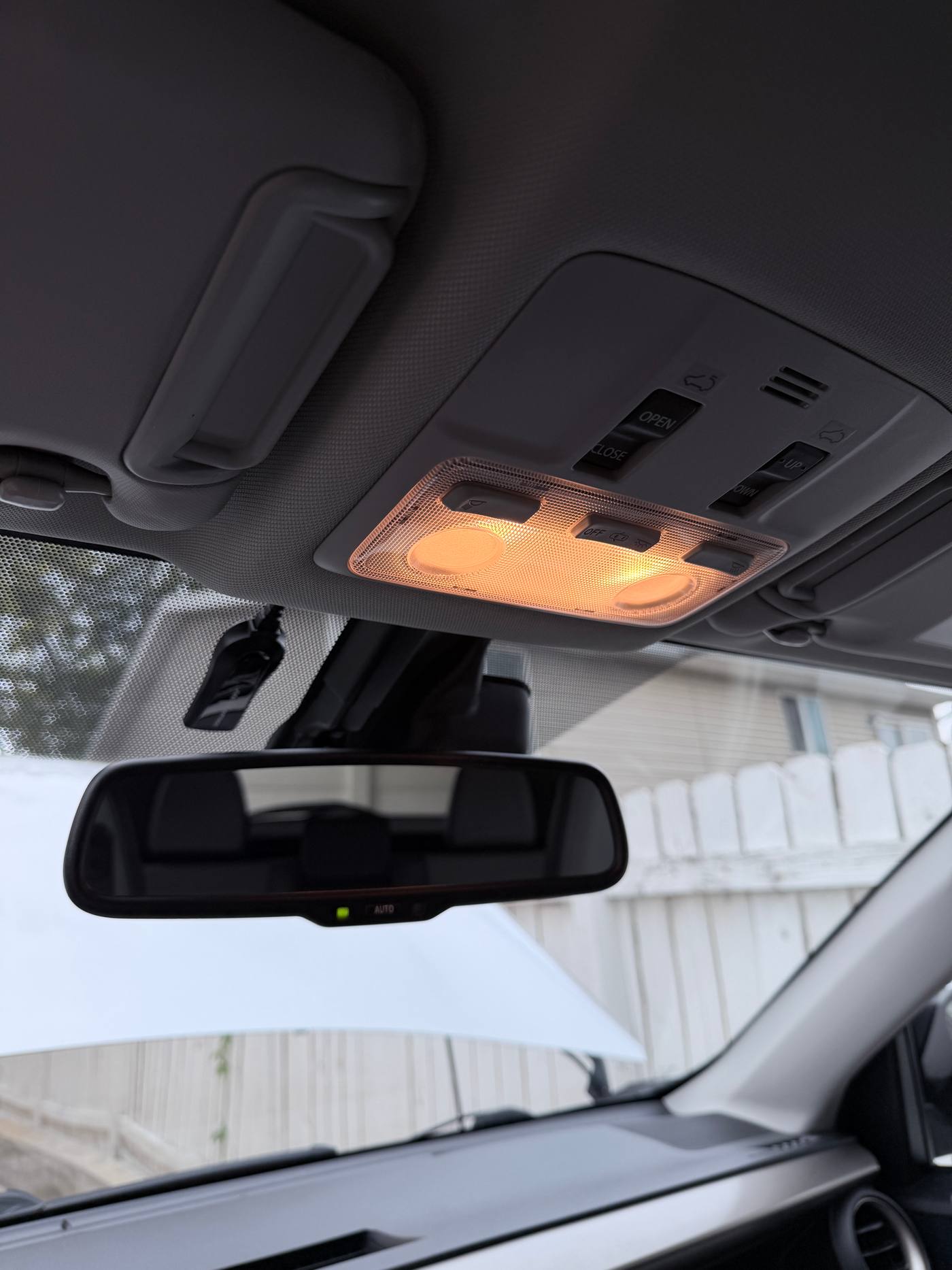 2015 Toyota RAV4 4WD photo 1
