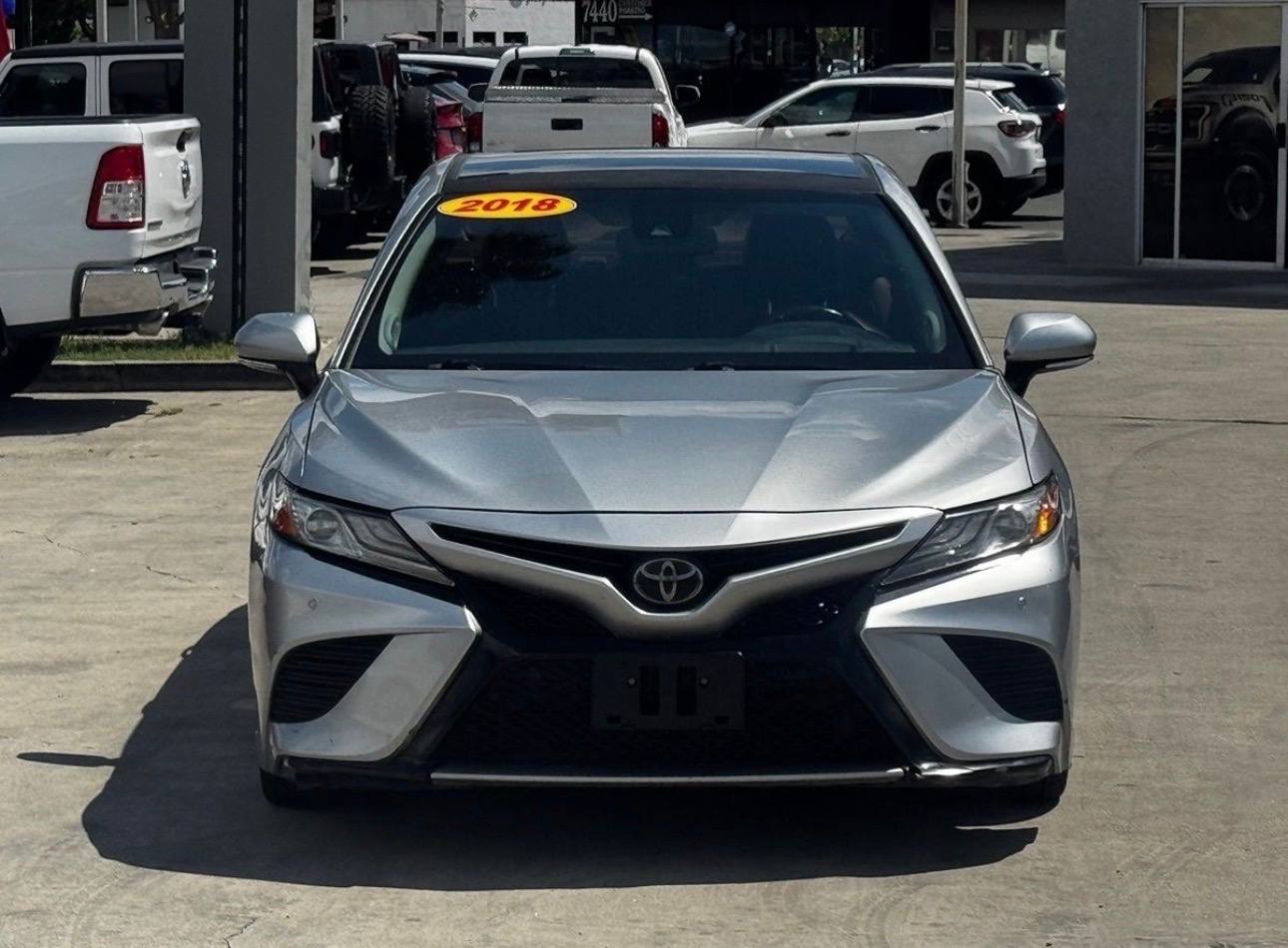 2018 Toyota Camry photo 1